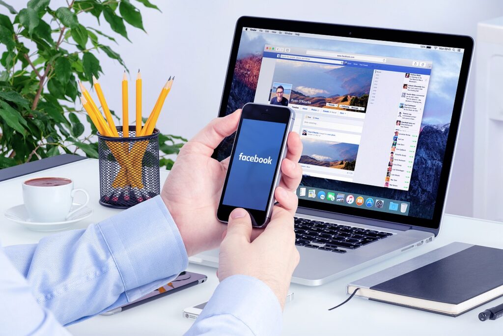 Facebookの被害例と対策について